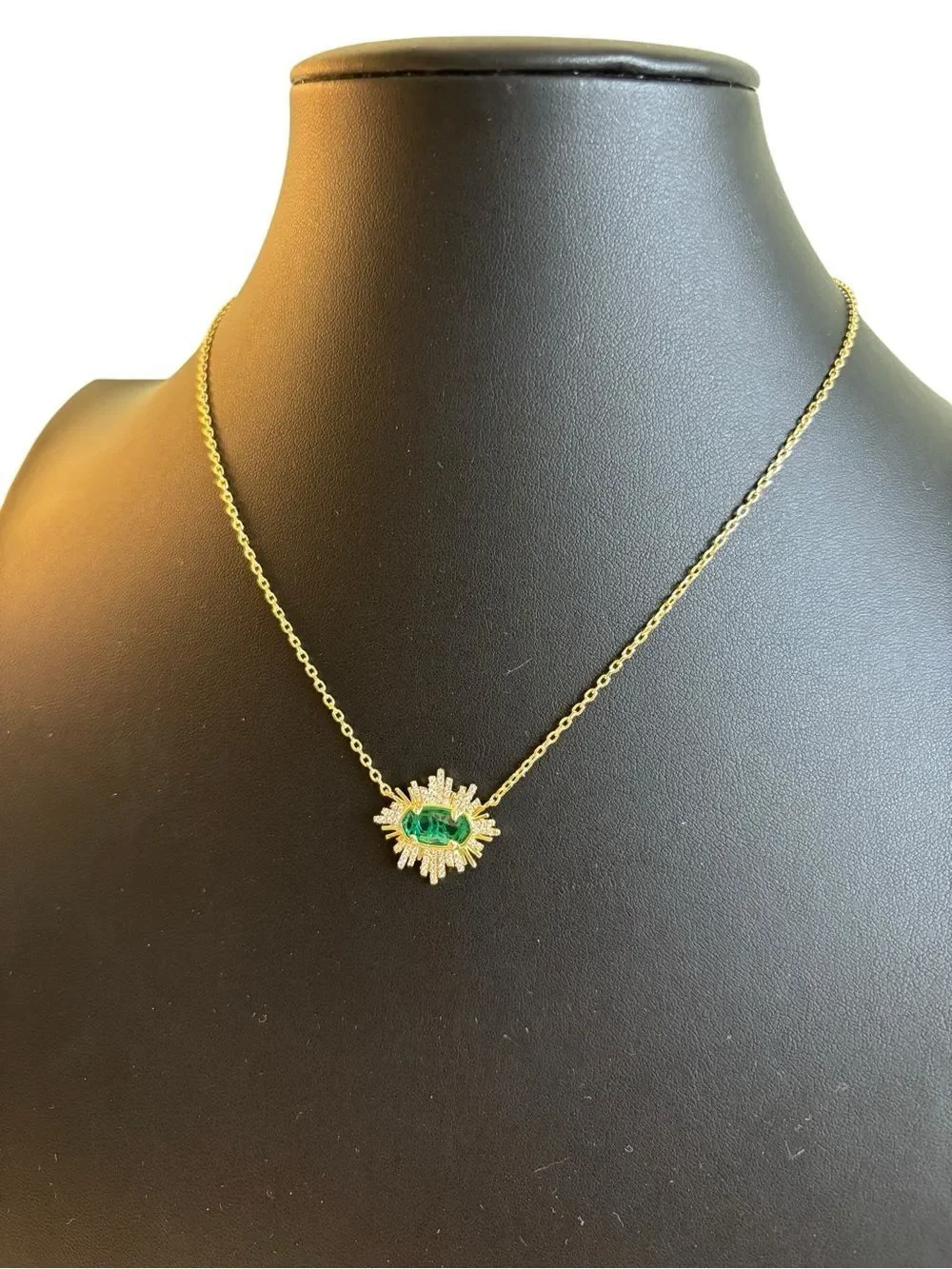 Kendra Scott Sunburst Gold Tone & Green  Faceted Crystal  Pendant Necklace.